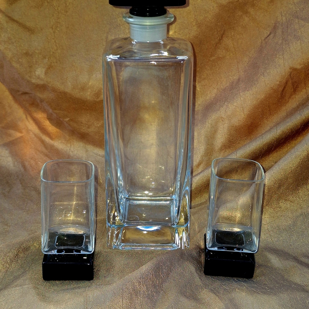 Elegant Glass Decanter Set with Black Accents